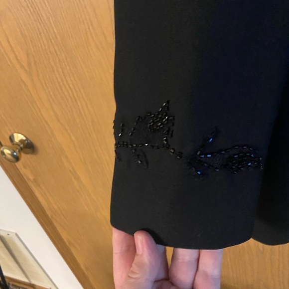 Moshita contour woman’s embleshed suit set - Picture 8 of 13